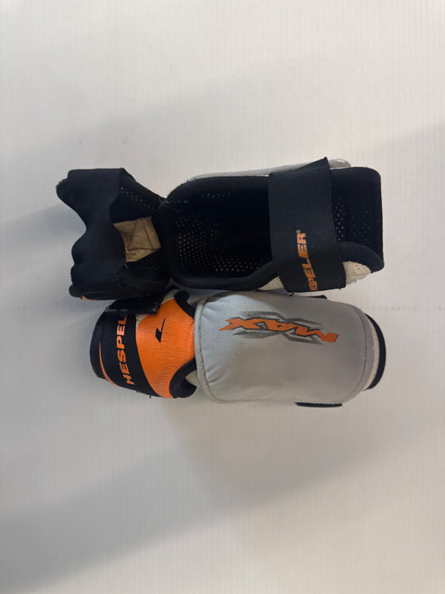 Vist Large View of Product Image Which is Used Hespeler MAX Junior Elbow Pads MD