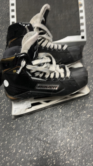 Vist Large View of Product Image Which is Used Bauer S29 Intermediate Goalie Skate Intermediate 6.0