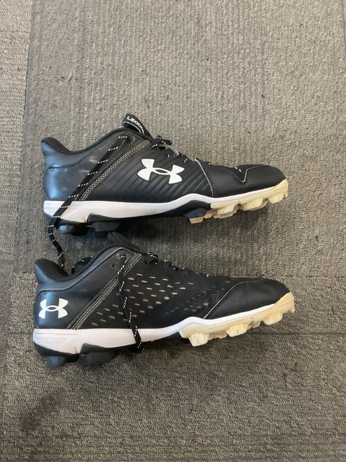 Vist Large View of Product Image Which is Used Under Armour LEADOFF CLEATS BB/SB Cleats Black Senior 8.5