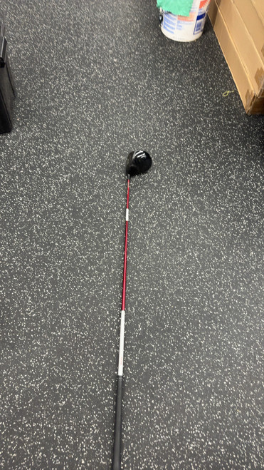 Vist Large View of Product Image Which is Used Taylormade R9 SUPERTRI Mens Driver RH 10.5 Degree