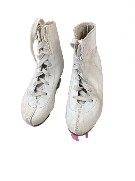 Vist Large View of Product Image Which is Used Chicago QUAD Junior Roller Quad Skates White Junior 02