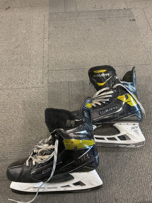 Vist Large View of Product Image Which is Used Bauer SUPREME Senior Hockey Skate Senior 9.5