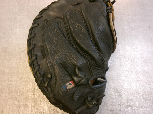 Vist Large View of Product Image Which is Used Wilson PRO 500 BB/SB Catchers RH Throw Brown 32"
