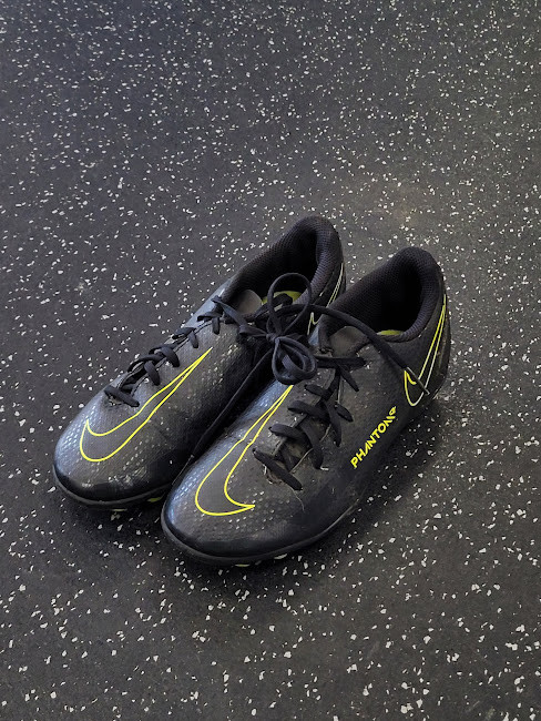 Vist Large View of Product Image Which is Used Nike Soccer Cleats Black Junior 02.5