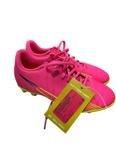 Vist Large View of Product Image Which is Used Nike Soccer Cleats Pink And Black Junior 02.5
