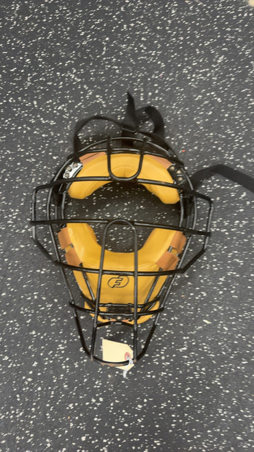 Vist Large View of Product Image Which is Used FORCE 3 DEFENDER Umpire Mask