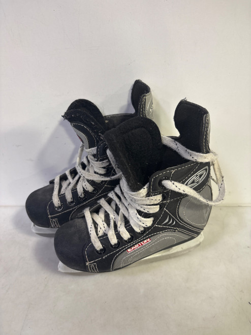 Vist Large View of Product Image Which is Used Easton SYNERGY 100 Youth Hockey Skate Youth 10.0