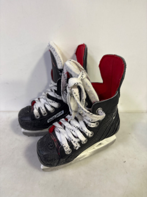 Vist Large View of Product Image Which is Used Bauer VAPOR X250 Youth Hockey Skate Youth 08.0