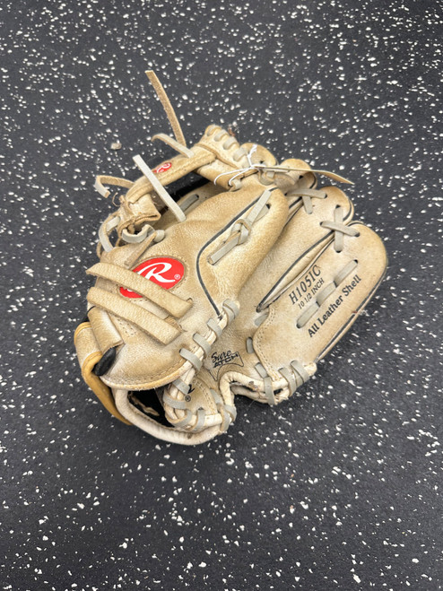 Vist Large View of Product Image Which is Used Rawlings H105IC BB/SB Glove RH Throw Grey 10 1/2"
