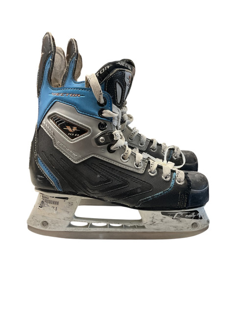 Vist Large View of Product Image Which is Used CCM VECTOR 10.0 SZ 5 Intermediate Hockey Skate Intermediate 5.0