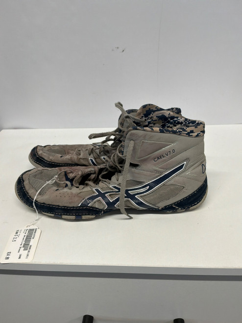 Vist Large View of Product Image Which is Used Asics Wrestling Shoes Grey Senior 11.5