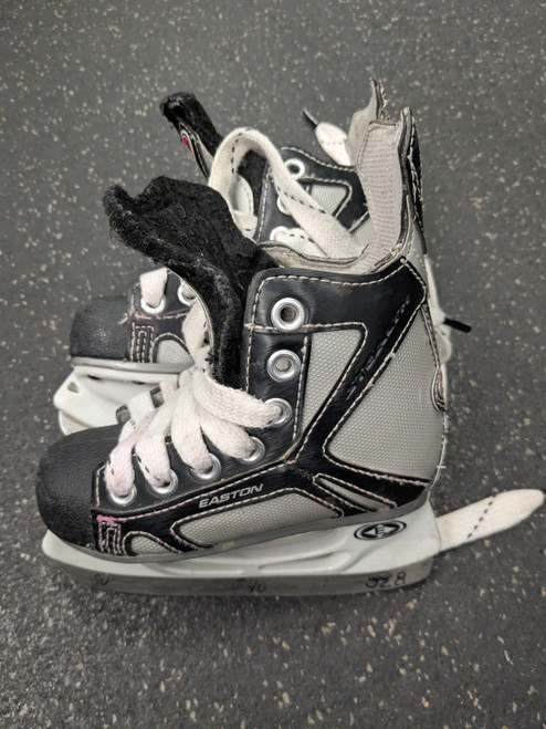 Vist Large View of Product Image Which is Used Easton S1 Youth Hockey Skate Youth 08.0