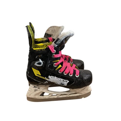Vist Large View of Product Image Which is Used Bauer M4 Junior Hockey Skate Junior 01.5