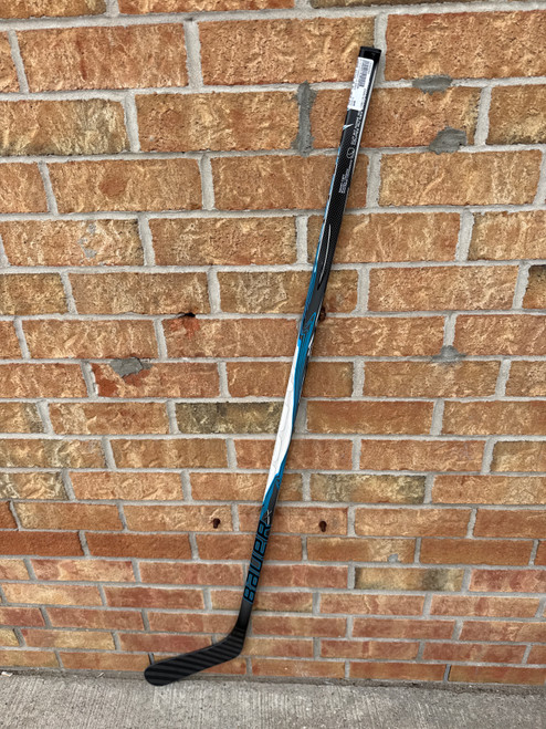 Vist Large View of Product Image Which is New Bauer VAPOR STICK Junior One Pce Right Grip 30 FLEX RIGHT