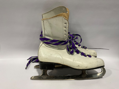 Vist Large View of Product Image Which is Used Girls Figure Skate White Youth 08.0