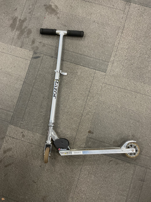 Vist Large View of Product Image Which is Used Razor 2 WHEEL SCOOTER Scooter Black