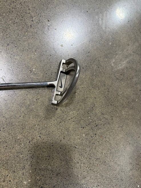 Vist Large View of Product Image Which is Used Nike IGNITE 004 Mens Putter RH