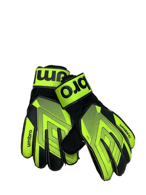 Vist Large View of Product Image Which is Used Umbro GOALIE GLOVES Soccer Goalie Gloves Lime Green 5