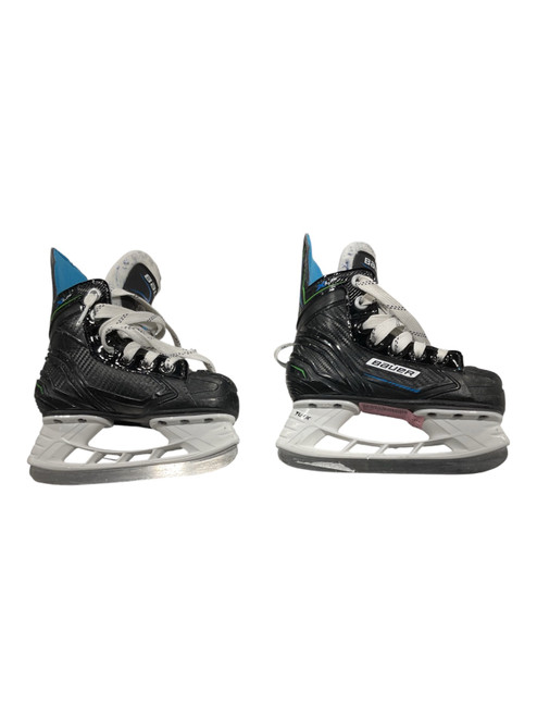 Vist Large View of Product Image Which is Used Bauer XLP Youth Hockey Skate Youth 09.0