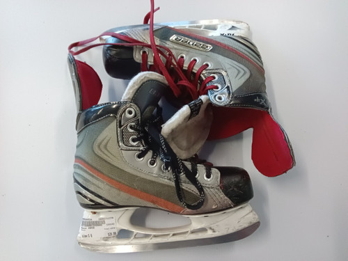 Vist Large View of Product Image Which is Used Bauer VAPOR Senior Hockey Skate Senior 6
