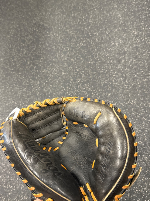 Vist Large View of Product Image Which is Used Rawlings RSCMY BB/SB Catchers RH Throw Black 32"