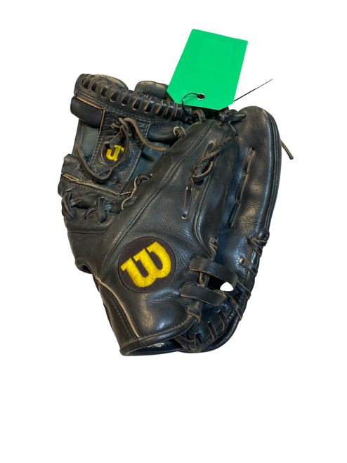 Vist Large View of Product Image Which is Used Wilson A2000 DP15 BB/SB Glove RH Throw Black 11 1/2"