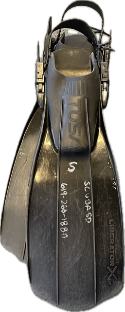 Vist Large View of Product Image Which is Used Tusa LIBERATOR X10 Underwater Fins Black SM