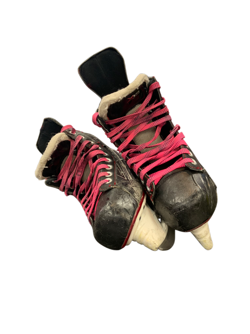 Vist Large View of Product Image Which is Used Bauer VAPOR X500 Intermediate Hockey Skate Intermediate 5.0
