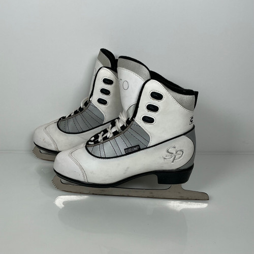 Vist Large View of Product Image Which is Used CCM 150 Womens Softboot Skate Sr 9