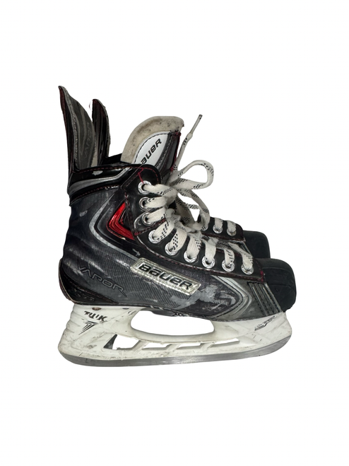 Vist Large View of Product Image Which is Used Bauer X100 Junior Hockey Skate Junior 02.5