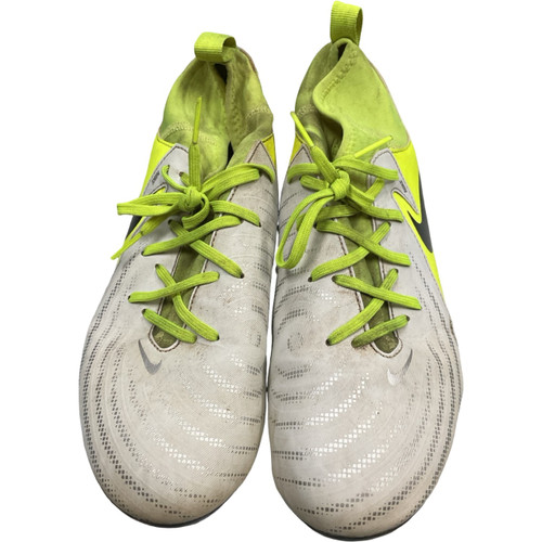 Vist Large View of Product Image Which is Used Nike FJ2603-003 Soccer Cleats White Youth 06.0