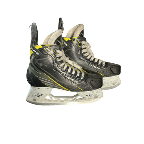 Vist Large View of Product Image Which is Used CCM TAKS 5092 Junior Hockey Skate Junior 04