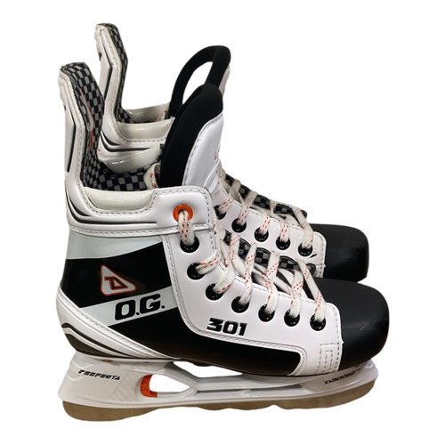 Vist Large View of Product Image Which is Used DAOUST 301 O.G. Junior Hockey Skate Junior 03.5