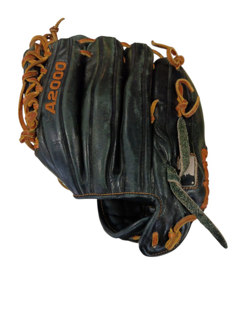 Vist Large View of Product Image Which is Used Wilson A2000 BB/SB Glove LH Throw Black 11 3/4"