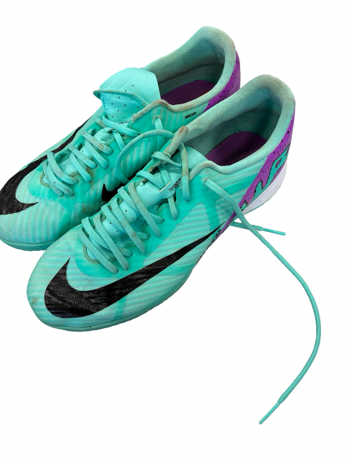 Vist Large View of Product Image Which is Used Nike Soccer Indoor Shoes Teal Senior 6.5