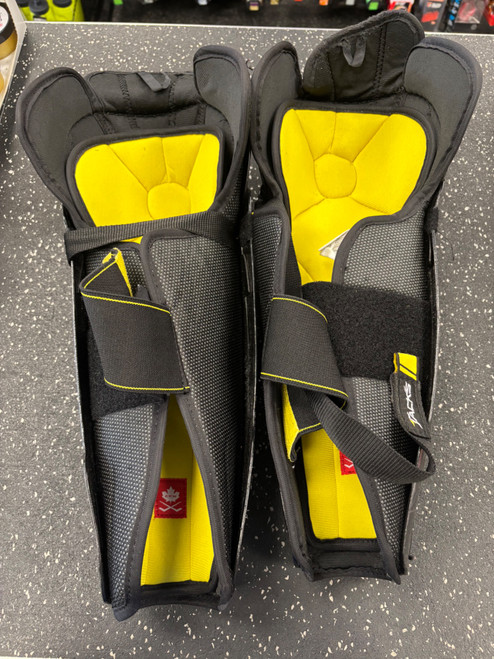Vist Large View of Product Image Which is Used CCM TACKS 9550 Senior Shin Guards Black 16"