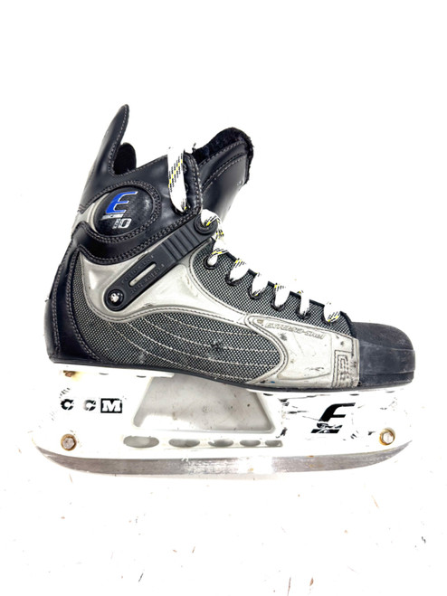 Vist Large View of Product Image Which is Used CCM EXTERNO E10 Senior Hockey Skate Senior 9