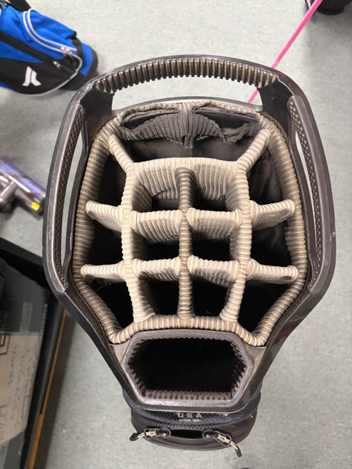 Vist Large View of Product Image Which is Used Sun Mountain C130 Mens Cart Bag None