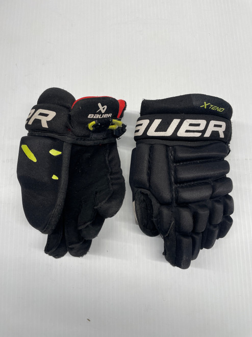 Vist Large View of Product Image Which is Used Bauer XTEND Youth Gloves Black 8"