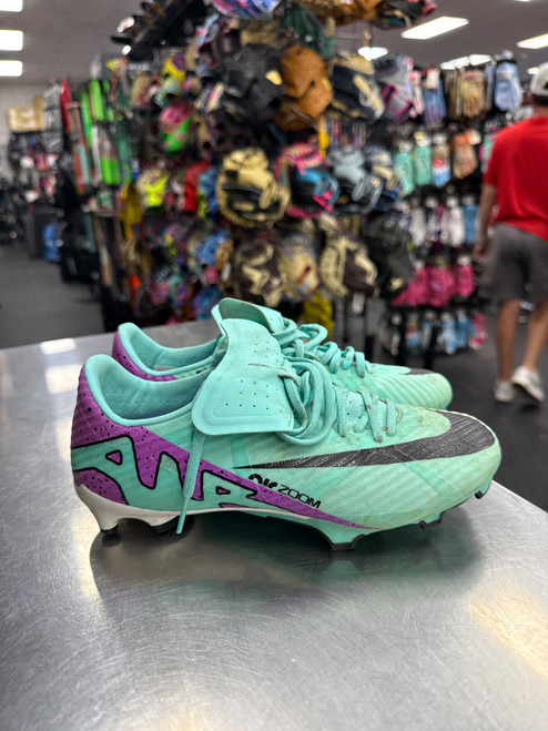 Vist Large View of Product Image Which is Used Nike Soccer Cleats None Junior 05