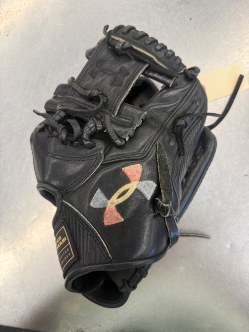 Vist Large View of Product Image Which is Used Under Armour FL-11501 BB/SB Glove RH Throw Black 11 1/2"