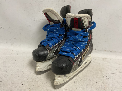 Vist Large View of Product Image Which is Used Bauer VAPOR X60 Junior Hockey Skate White/Black/Red Junior 02