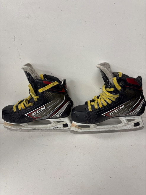 Vist Large View of Product Image Which is Used CCM JETSPEED FT460 Junior Goalie Skate Junior 02.5