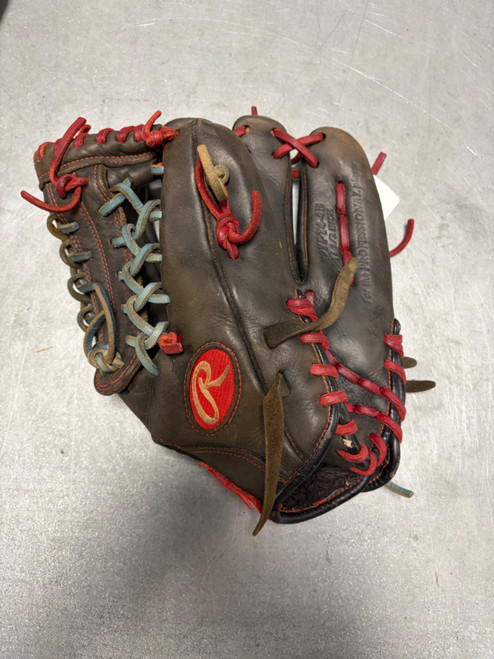 Vist Large View of Product Image Which is Used Rawlings R9 SERIES BB/SB Glove RH Throw None 11 1/2"