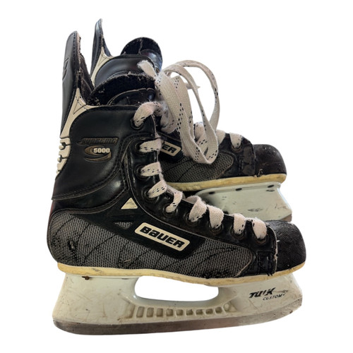 Vist Large View of Product Image Which is Used Bauer SUPREME 5000 Intermediate Hockey Skate Intermediate 3.5