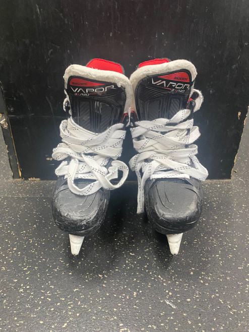 Vist Large View of Product Image Which is Used Bauer VAPOR 3X PRO Intermediate Hockey Skate Intermediate 3.5