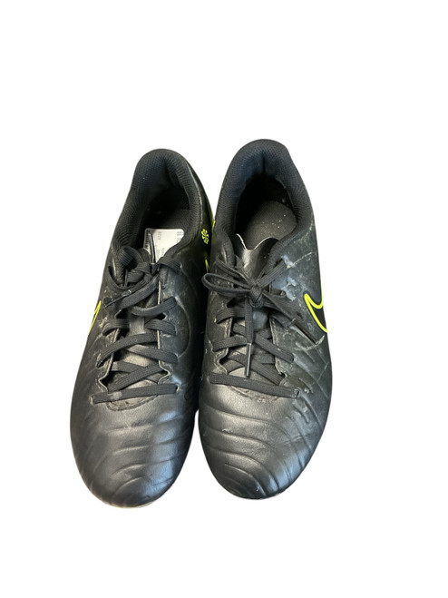 Vist Large View of Product Image Which is Used Nike Soccer Cleats Black Junior 04.5