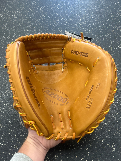 Vist Large View of Product Image Which is Used Wilson M23 PRO STOCK A2000 BB/SB Catchers RH Throw Brown 33 1/2"