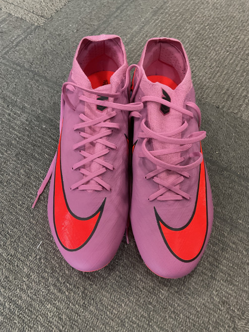 Vist Large View of Product Image Which is Used Nike ZOOM VAPOR 16 PRO Soccer Cleats Purple Senior 11.5
