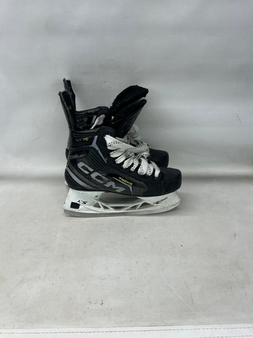 Vist Large View of Product Image Which is Used CCM TACKS XF70 Junior Hockey Skate Junior 04